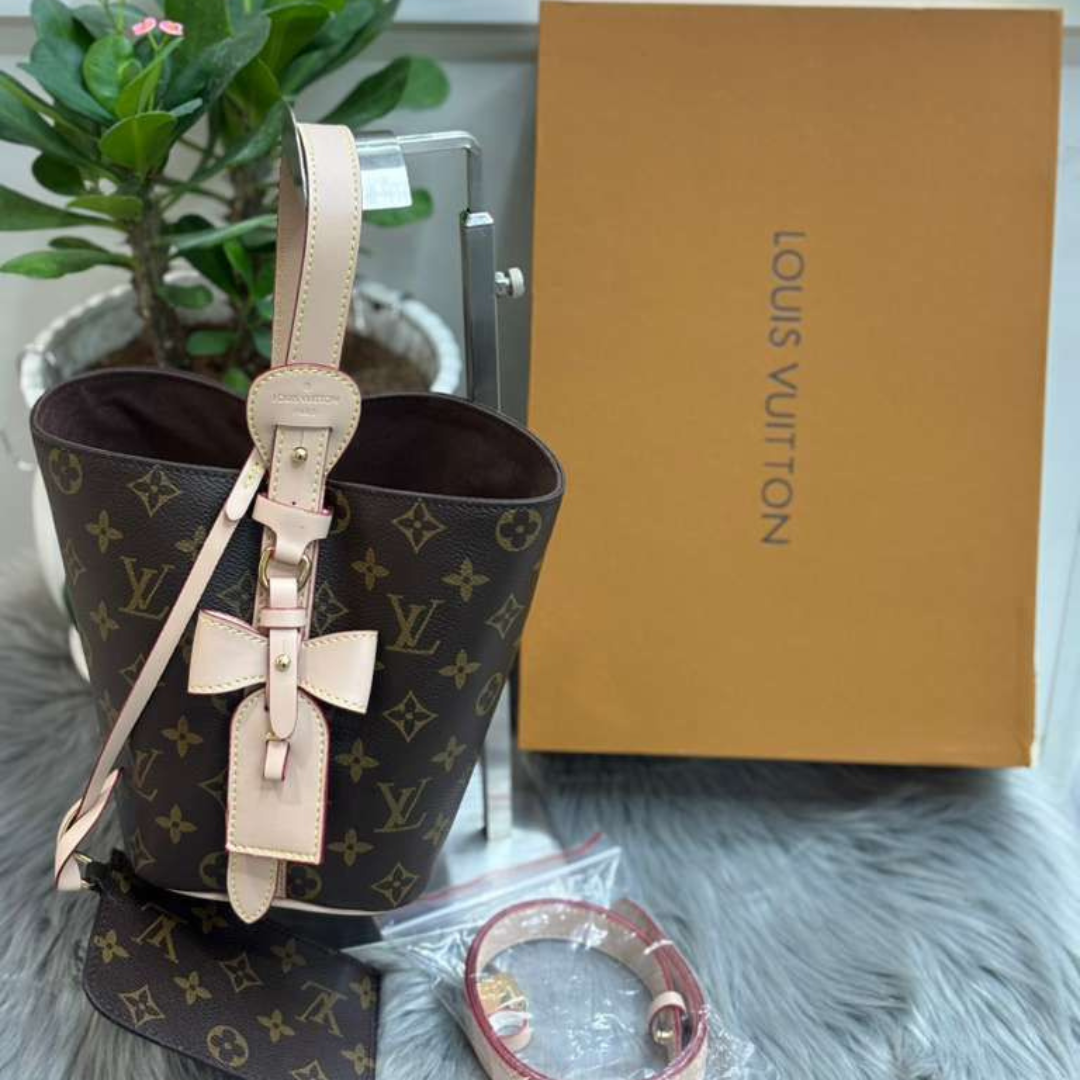 Louis Vuitton Women’s Luxury Monogram Handbag – Elegant Designer Purse | Premium Fashion Bag in Dubai, UAE